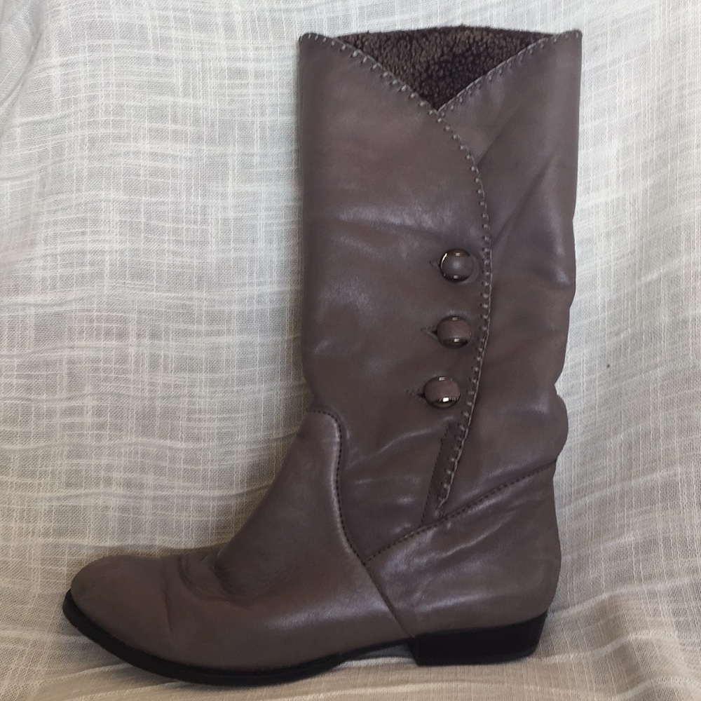 B. Makowsky button boots in grey size 9